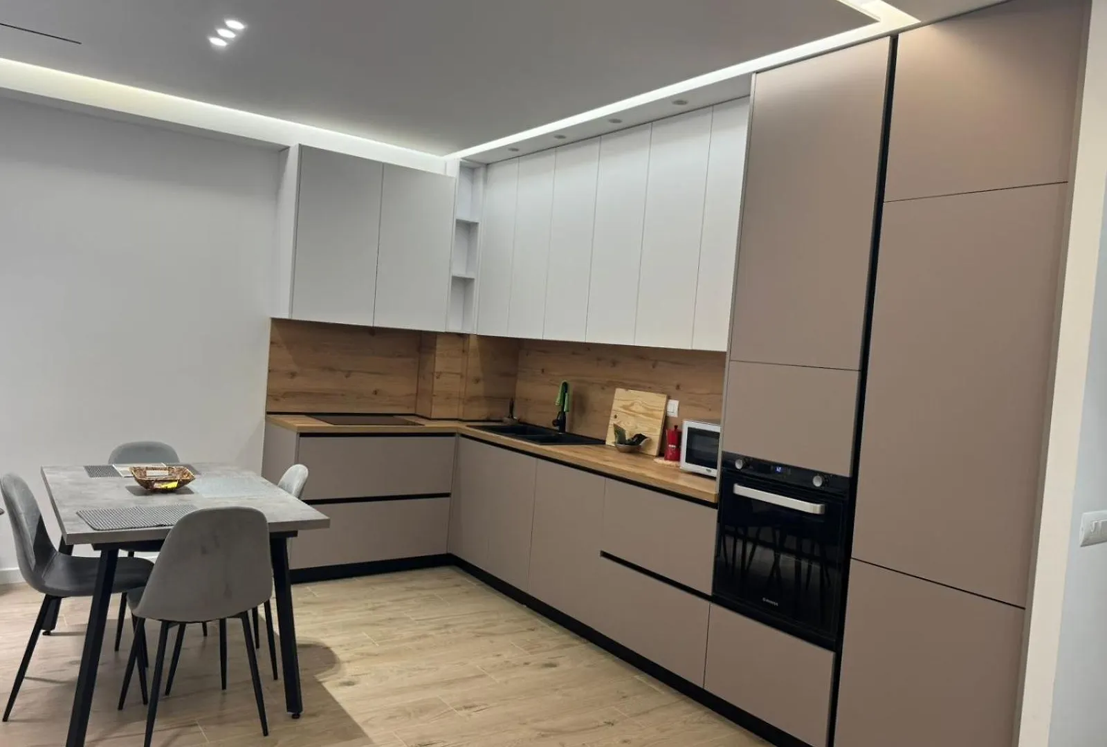Henri Apartament Lungomare Vlorë Appartement