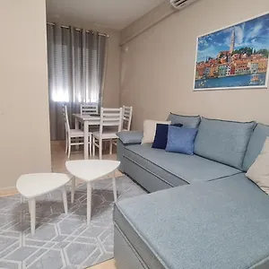 Apartment The Place, Vlorë